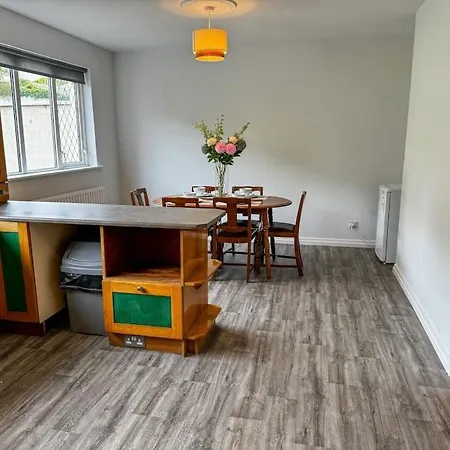 4bed Seaview House *